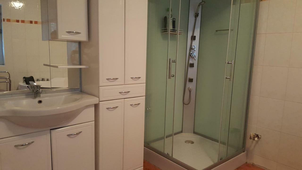 Leon'S Silberwald Apartment Strasshof an der Nordbahn Екстериор снимка