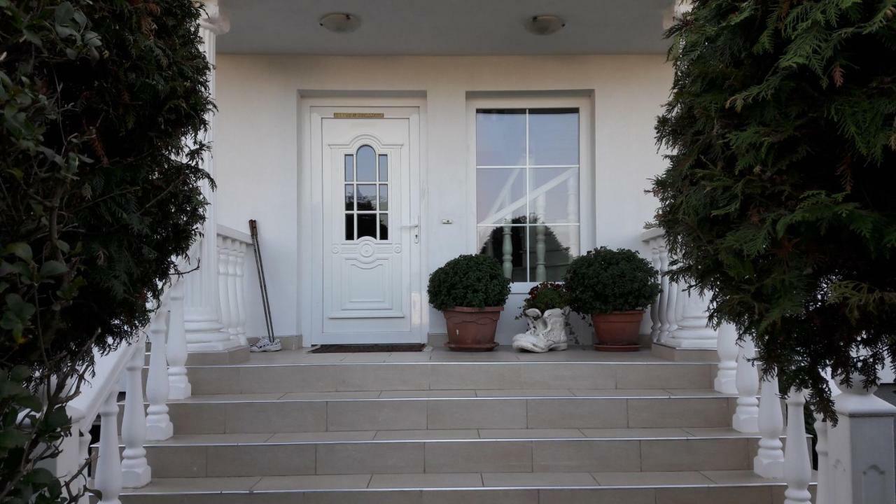 Leon'S Silberwald Apartment Strasshof an der Nordbahn Екстериор снимка